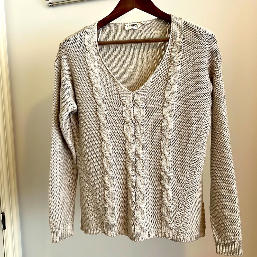 Women sweater .soft knitted.